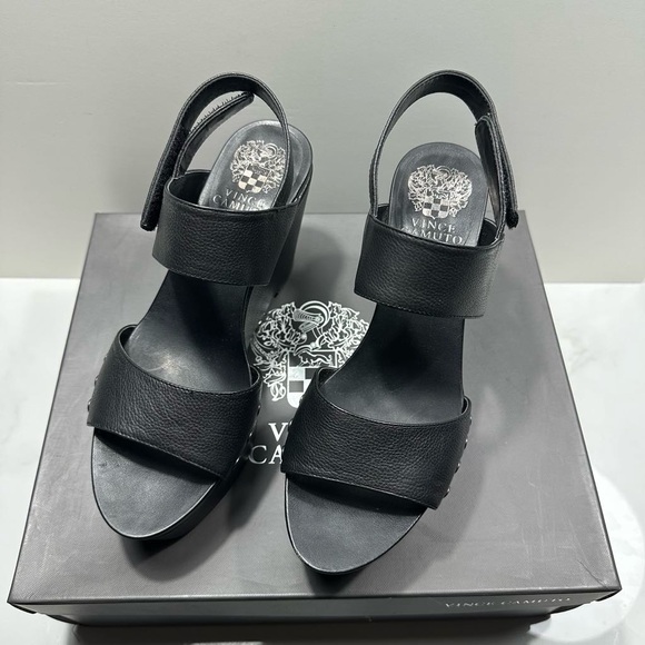 Vince Camuto Ventinda - Picture 1 of 5